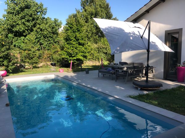 Maison avec piscine et métro à 2 min à pieds