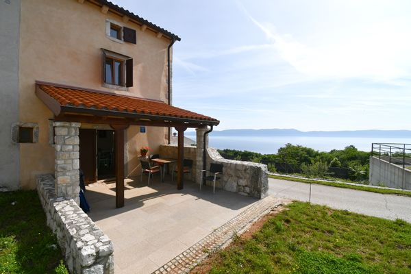 Stone House Apartment with Sea View
