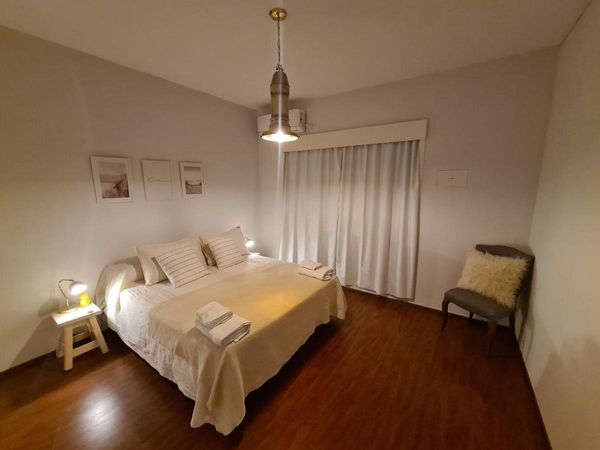 Victoria's house is the perfect place to enjoy the City of Mendoza and its gastronomy. It is the ideal starting point for visiting wineries and the mountains.