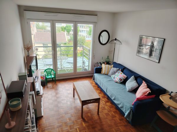 Grand appartement avec balcon à deux pas de Paris