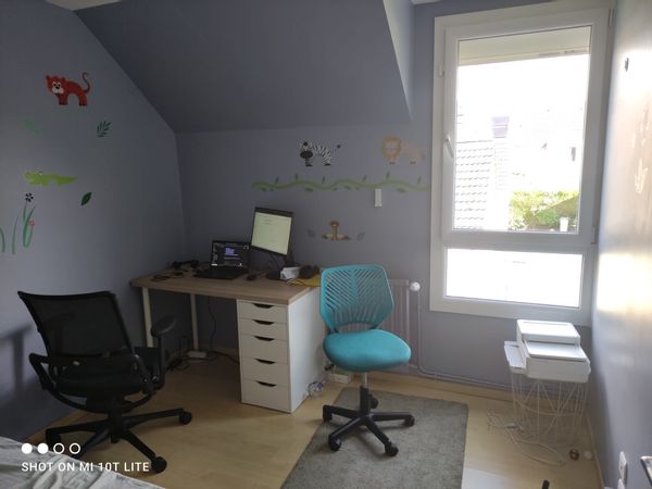 Maison familiale spacieuse avec jardin et terrasse – à 40 min de Paris et 15 min de l’Île de loisirs de Cergy