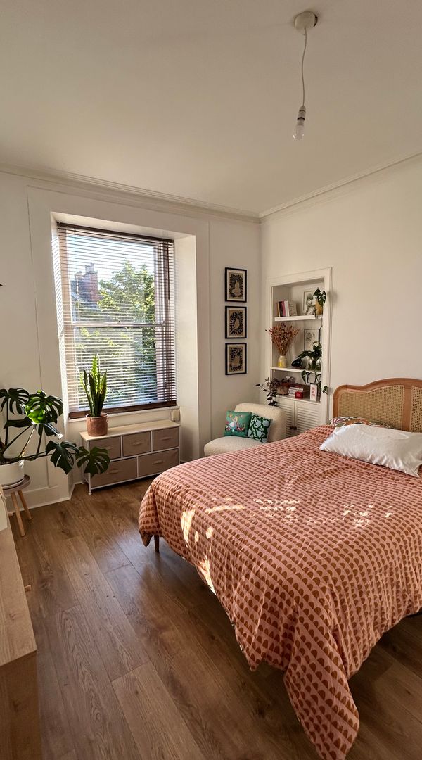 Cosy Flat in Edinburgh, Steps from the Tram & Park