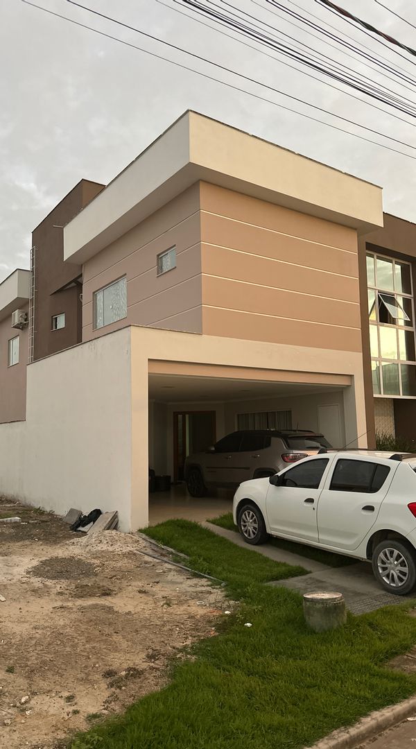 Pablo Ezzer da's house