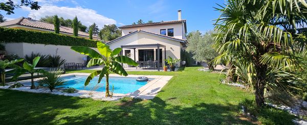 Maison au milieu des vignes Beaujolaises