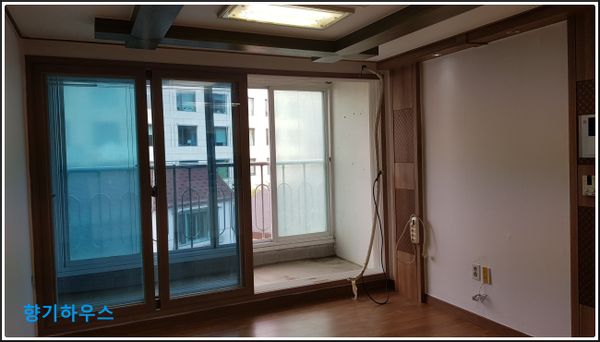 2- Room in the Heart of Seoul