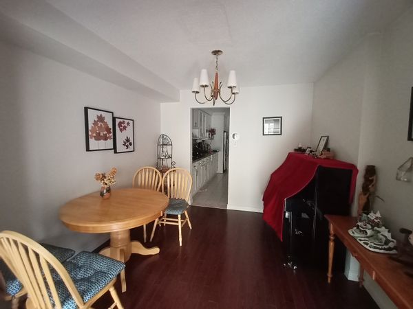 Charming 3-bed house in Toronto Suburbs