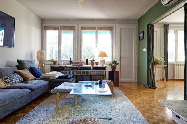 Appartement deux chambres avec grand balcon terrasse à proximité du centre historique d'Avignon