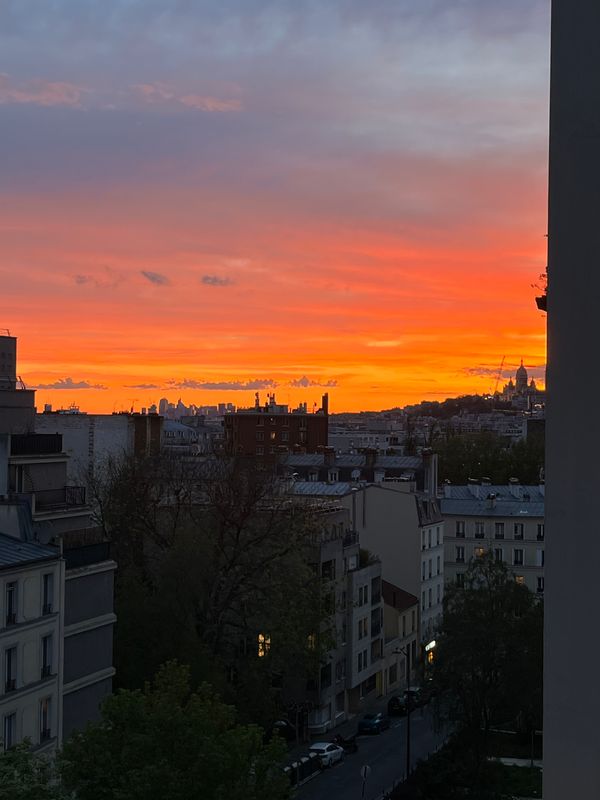 L'appart d'Eno et son balcon ensoleillé vue Sacré Coeur