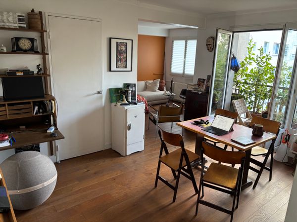 Paris cosy nest  / un confortable nid à Paris  / Un nido comodo in Paris