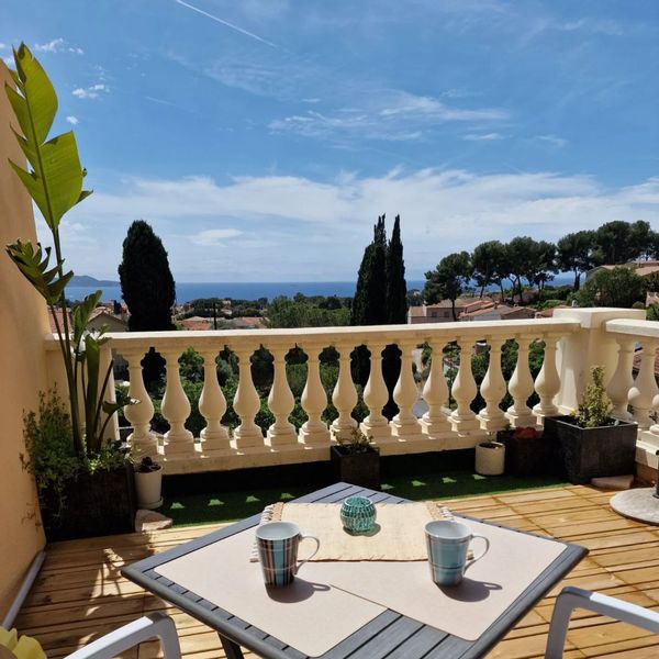 Studio Mezzanine Plein Sud avec grande terrasse Vue Mer