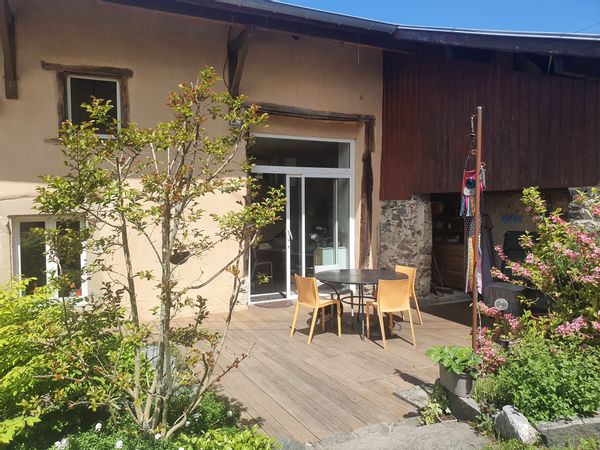 Jolie maison rénovée entre ville et forêt