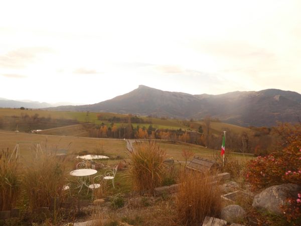 Grande maison écologique à 1200m d'altitude, très confortable avec vue imprenable sur la montagne de Céüse