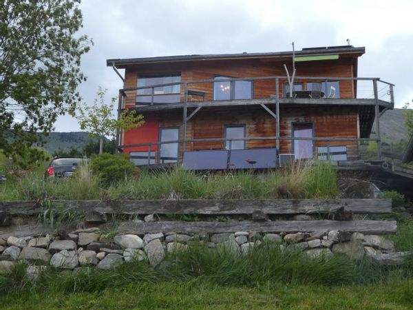 Grande maison écologique en altitude avec vue imprenable sur la montagne de Céüse