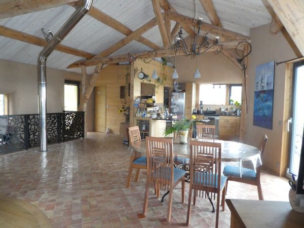 Grande maison écologique à 1200m d'altitude, très confortable avec vue imprenable sur la montagne de Céüse