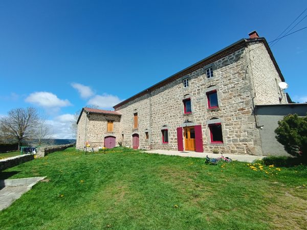 Grande maison à la campagne en Auvergne, Lieu Dit Amour