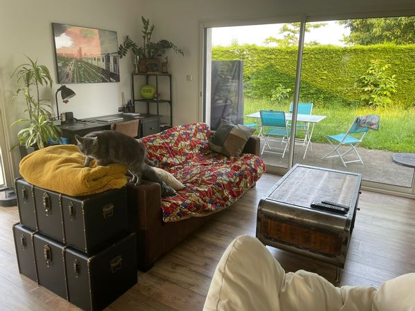 La maison de Julien

Maison au calme à 15 minutes de Mâcon et de ses attraits touristiques, cette maison offre le calme et toutes les commodités pour des vacances en famille. 
Nous sommes aussi à 45 minutes de Lyon !