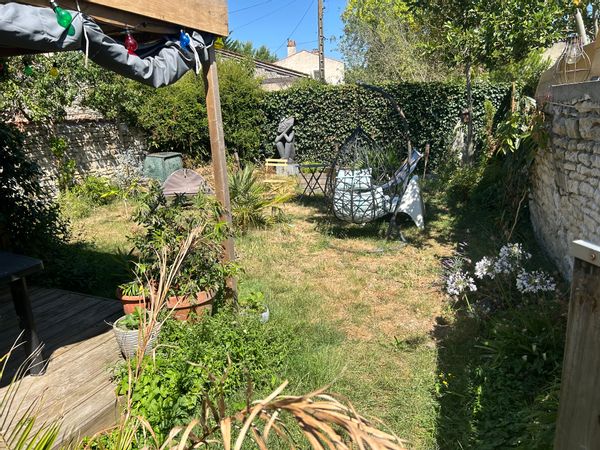 Je laisse ma maison pour que vous puissiez profiter et faire un maximum de bisous à mes 2 chats