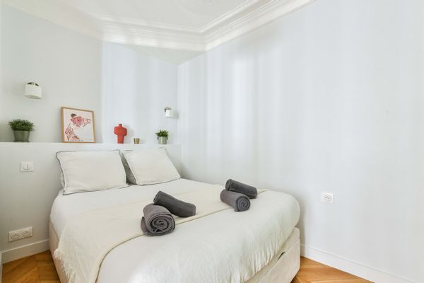Prime Location: Paris Highlights on Your Doorstep