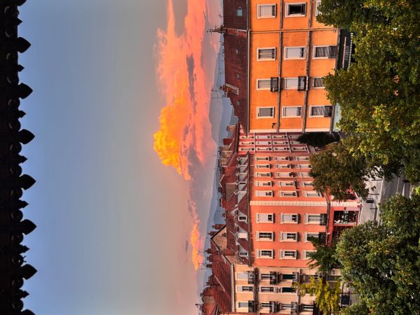 Appartement charmant, au coeur du quartier animé de Championnet, proche de toutes commodités.