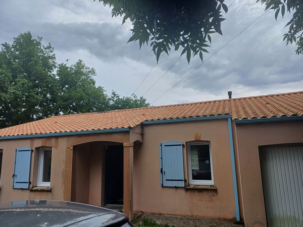 La maison de JONATHAN Maison 3 chambres , agréable situé au coeur de la Vendée 30 min de la mer , 30 min du Puy du fou , 10min de parc aquatique , et accrobranche maison situé au bout d'un impasse (silence )