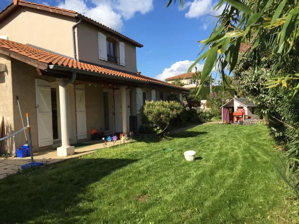 La maison de Claire, 4 chambres à 20 minutes de Lyon