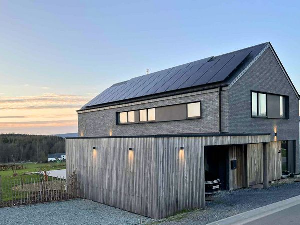 Entre village et forêt : maison lumineuse et reposante