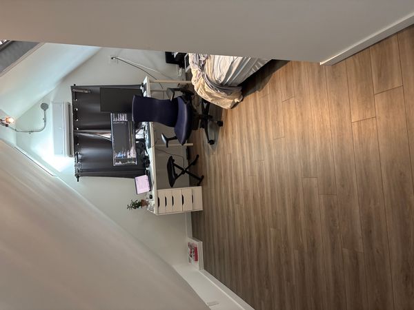 Beautiful 2br victorian house. 10mns walk away from parliament, office buildings and public transit