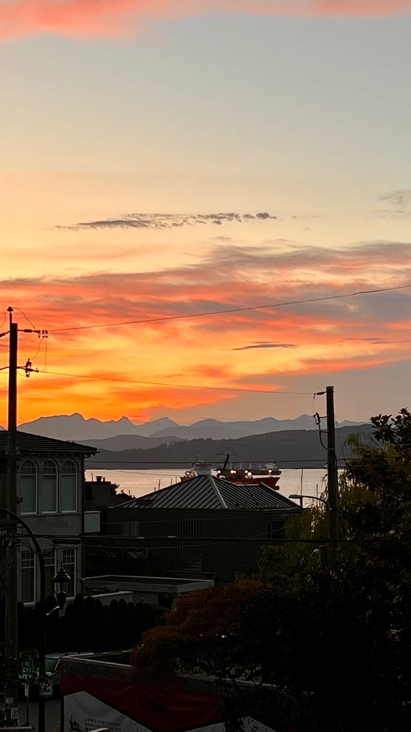 Vancouver Hideaway by Jericho Beach with Rooftop Patio