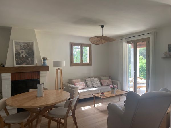Échappée en Provence, maison plein sud avec vue forêt