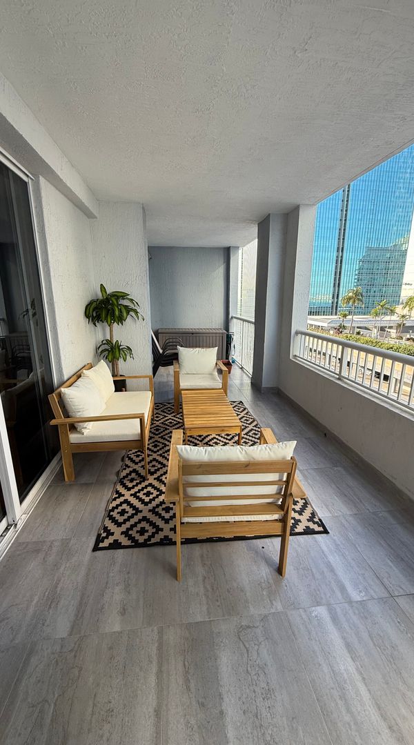 Modern 2BR/2BA Condo in the Heart of Brickell with Spacious Terrace