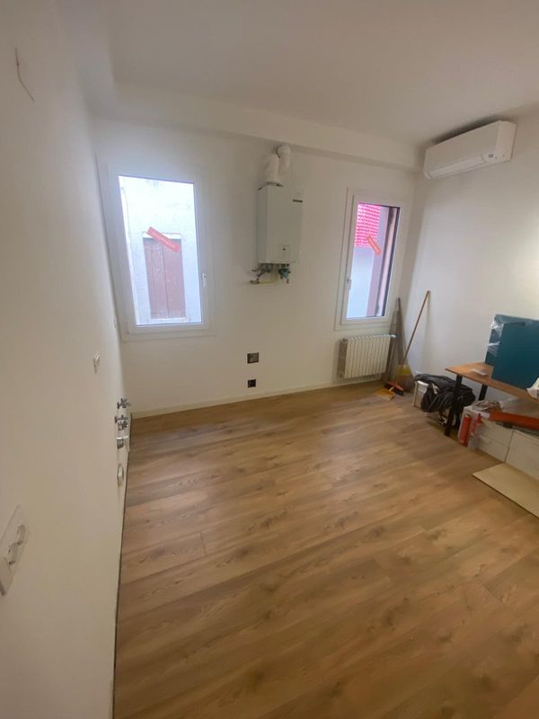 L'appartamento è sito nel centro della città storica di Venezia. Può essere raggiunta solo a piedi o con un motoscafo, non non essere raggiunta in automobile, in bicicletta, in motorino, in scooter, in monopattino. Si trova a 5 minuti a piedi dal Ponte di Rialto e 8 minuti a Piedi da piazza San Marco