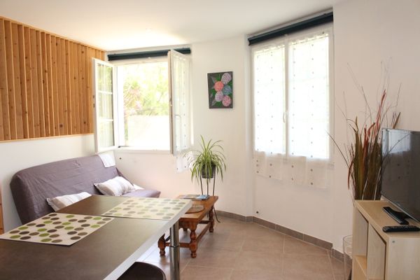 Charmant studio de 35 m² situé dans petit village historique en Drôme Provençale/Ardèche.