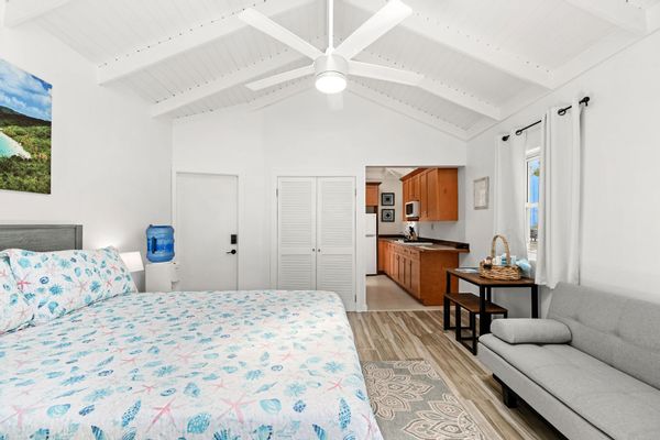 Isla Vista Estate - Eco-friendly Studio Come enjoy our tropical island paradise!