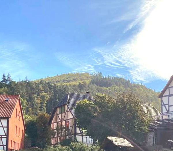 Wohlfühlort am Bachlauf im Naturpark Kaufunger Wald, Werra Meißner, Frau Holle Land, Kulturerbe Gebrüder Grimm