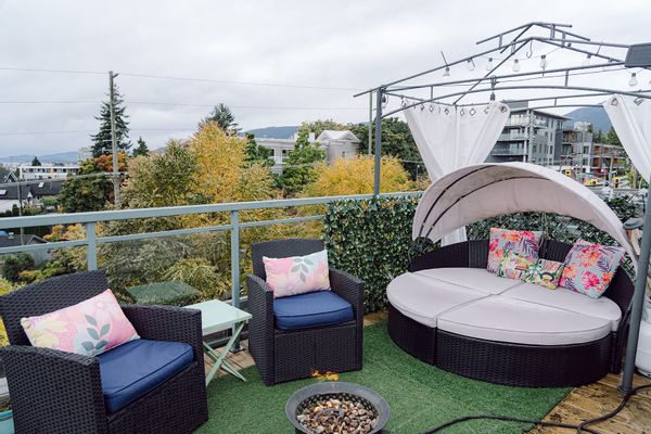 Lucy's Townhouse with Private Rooftop Deck