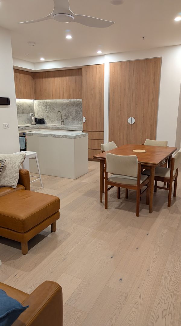 New modern 2 bedroom fully equipped apartment in central Melbourne city.