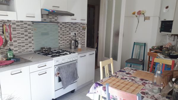 Cosy DIY style 65 m2 apartement in Trieste city center: 1 double bed + 2 single beds.