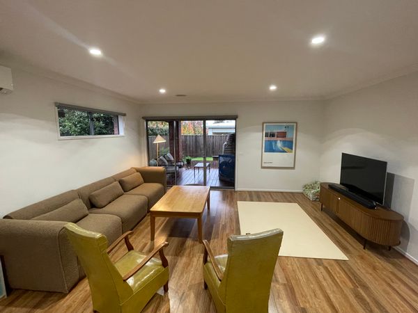 Sun, surf & space for the whole family – Torquay beach home