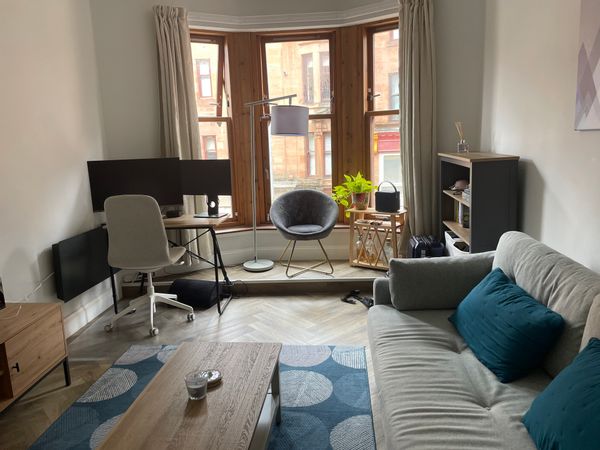 Comfy Wee Tenement Flat in Glasgow’s West End