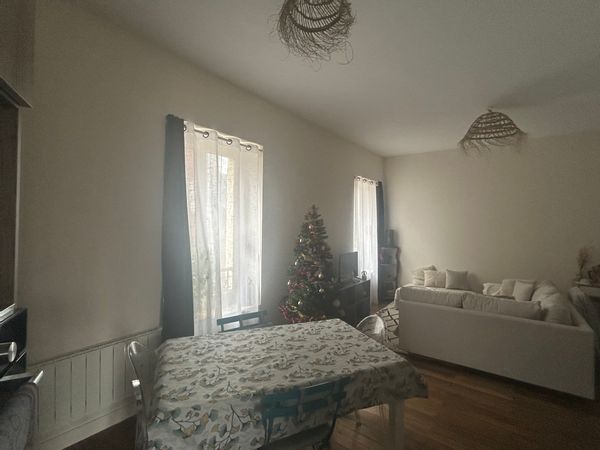 Claire's house