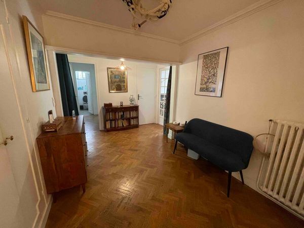 Appartement spacieux sur jardins