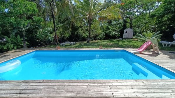 Maison fonctionnelle et confortable, parfaite pour vos séjours en Guadeloupe.