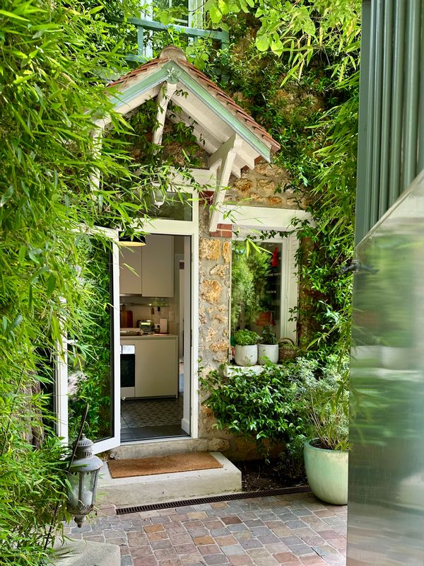 Maison familiale avec jardin dans un joli village au bord de la Seine