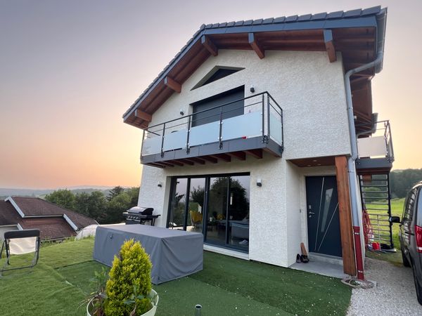 Sandra's house