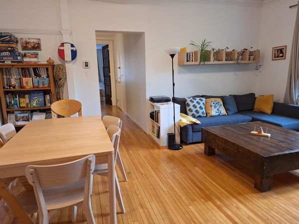 Lovely 2 bedrooms apartment in the bohemian St-Jean Baptist.