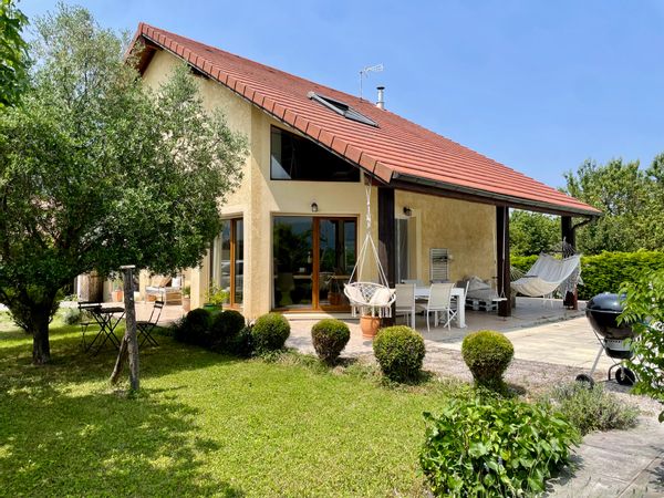 Charmante maison individuelle dans la nature avec piscine au centre des trois massifs Grenoblois