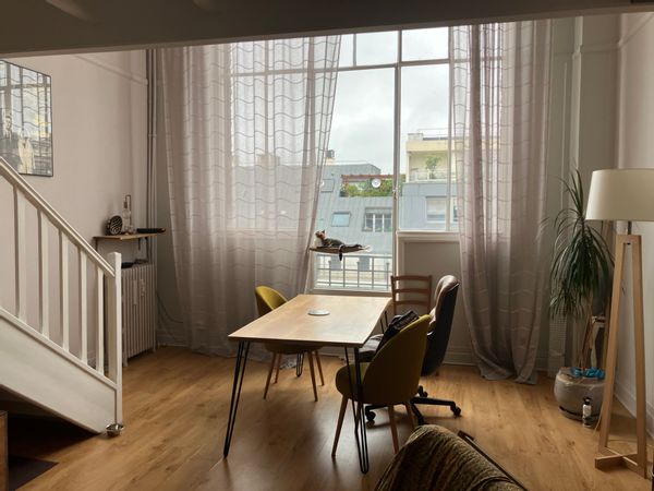 Appartement pour deux, ancien loft d’artiste spacieux et clair aux portes de Paris