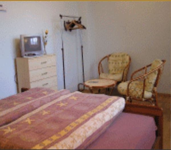 Private bright room in small house in Bešeňová