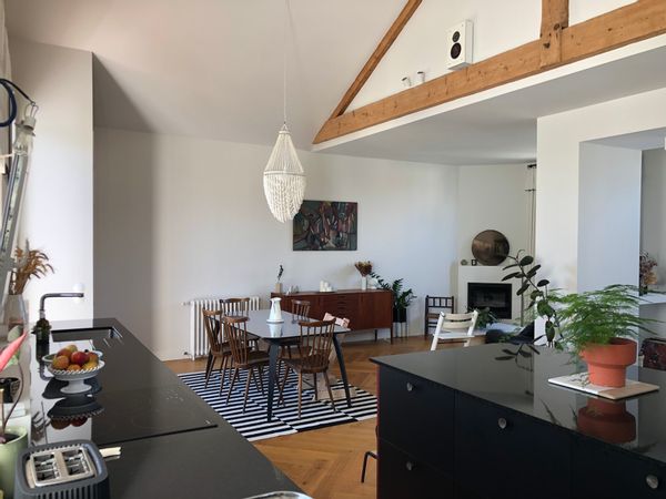 Agréable maison familiale au calme avec jardin arboré à 15 min de Bordeaux.