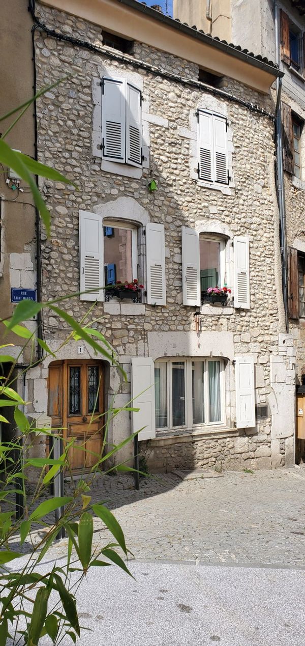 Maison historique à Die - 200 m² entre nature et patrimoine
